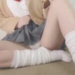 女子校生の恥じらいあるめくりパンチラ画像